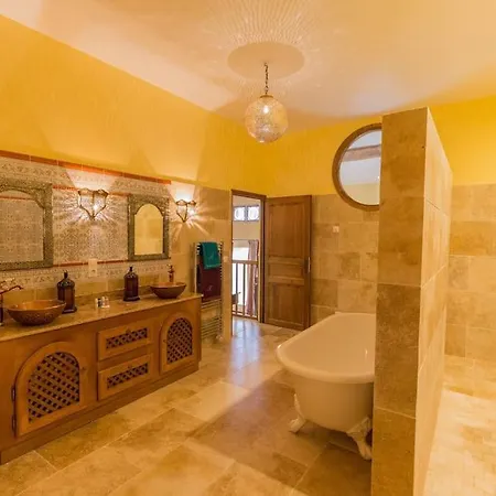 Rouge Corbieres Villa Fabrezan